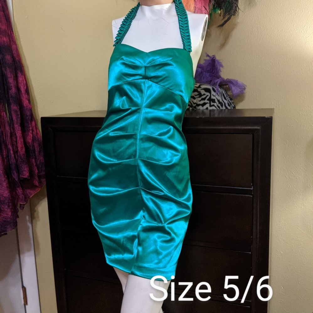 Size 5/6 beautiful green party/cocktail dress